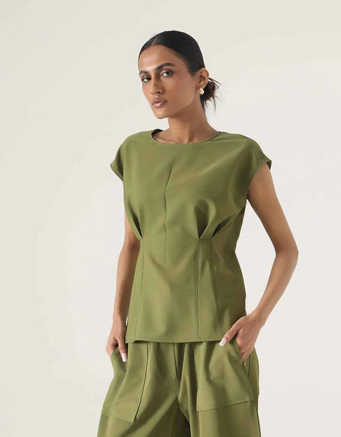 SLEEVESLESS FITTED BLOUSE